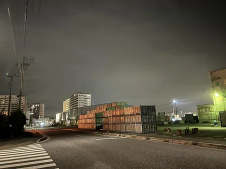 コンテナの山